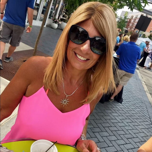 Meet your Posher, Susan - Picture 1 of 1